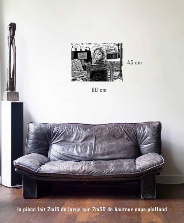 La fille du marchand-tirage en situation-45 x 60- Cuba, au delà des couleurs par Justine Darmon