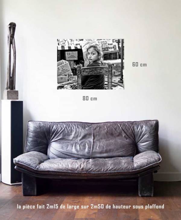 La fille du marchand-tirage en situation- 80 x 60- Cuba, au delà des couleurs par Justine Darmon