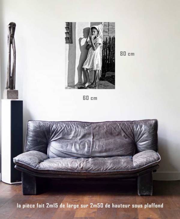 La jeune fille au foulard-tirage en situation-80 x 60- Cuba, au delà des couleurs par Justine Darmon