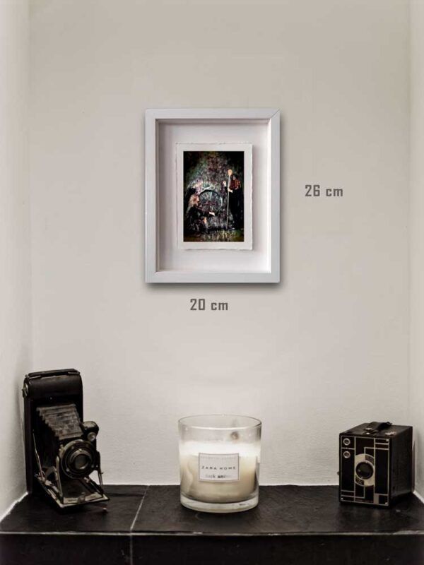 Photographie issue de la série Les lames de l'Âme par Justine Darmon mise en situation