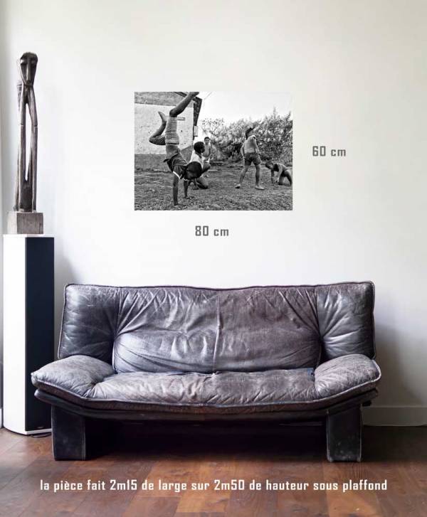 Les petits acrobates-tirage en situation-80 x 60- Cuba, au delà des couleurs par Justine Darmon