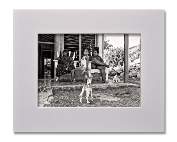 Les trois grâces, Série au delà des couleurs par Justine Darmon